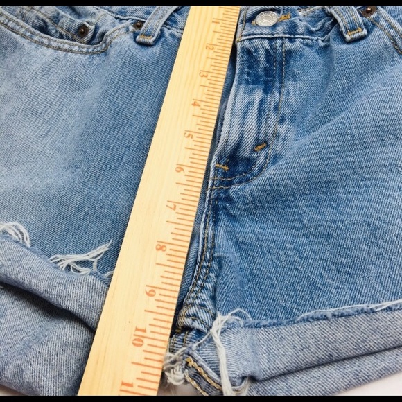 Levi shorts - Picture 3 of 4